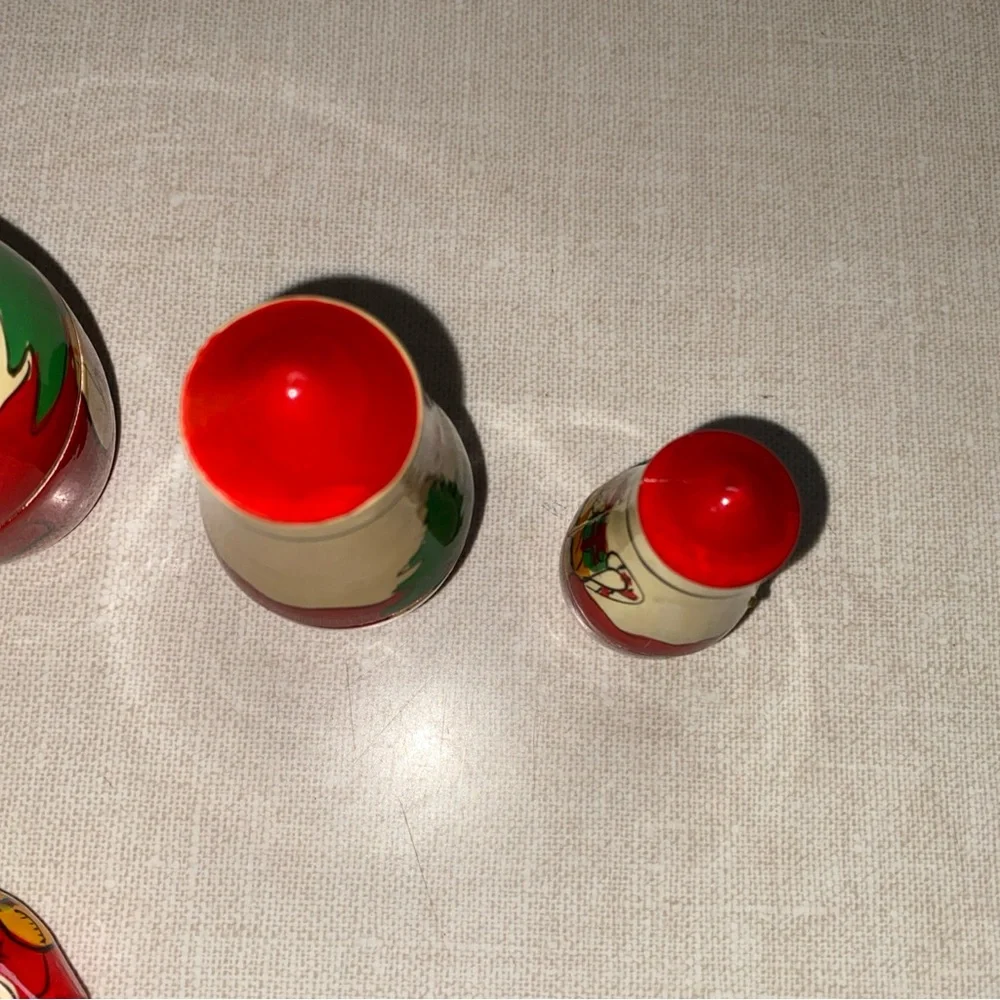Vintage‎ Wooden 5 Pc Santa Claus Nesting Dolls Painted Christmas